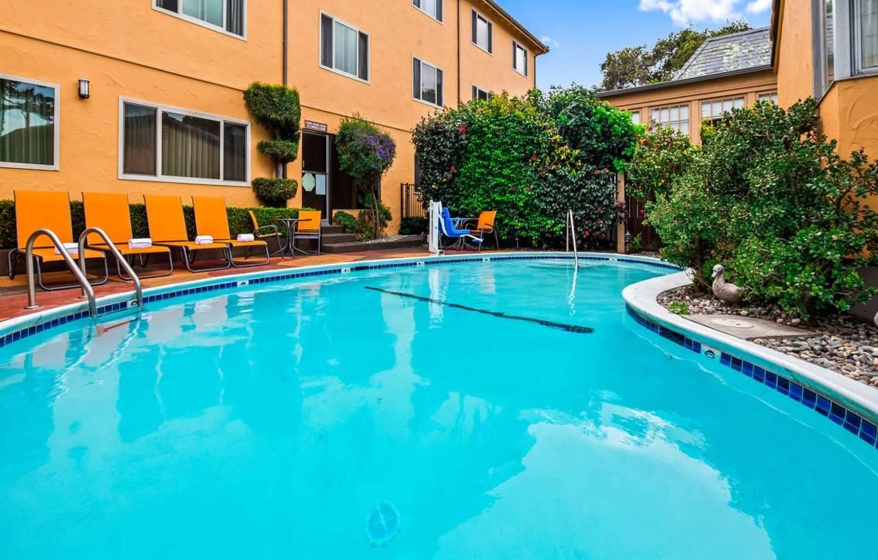 Best Western Carmel'S Town House Lodge Экстерьер фото