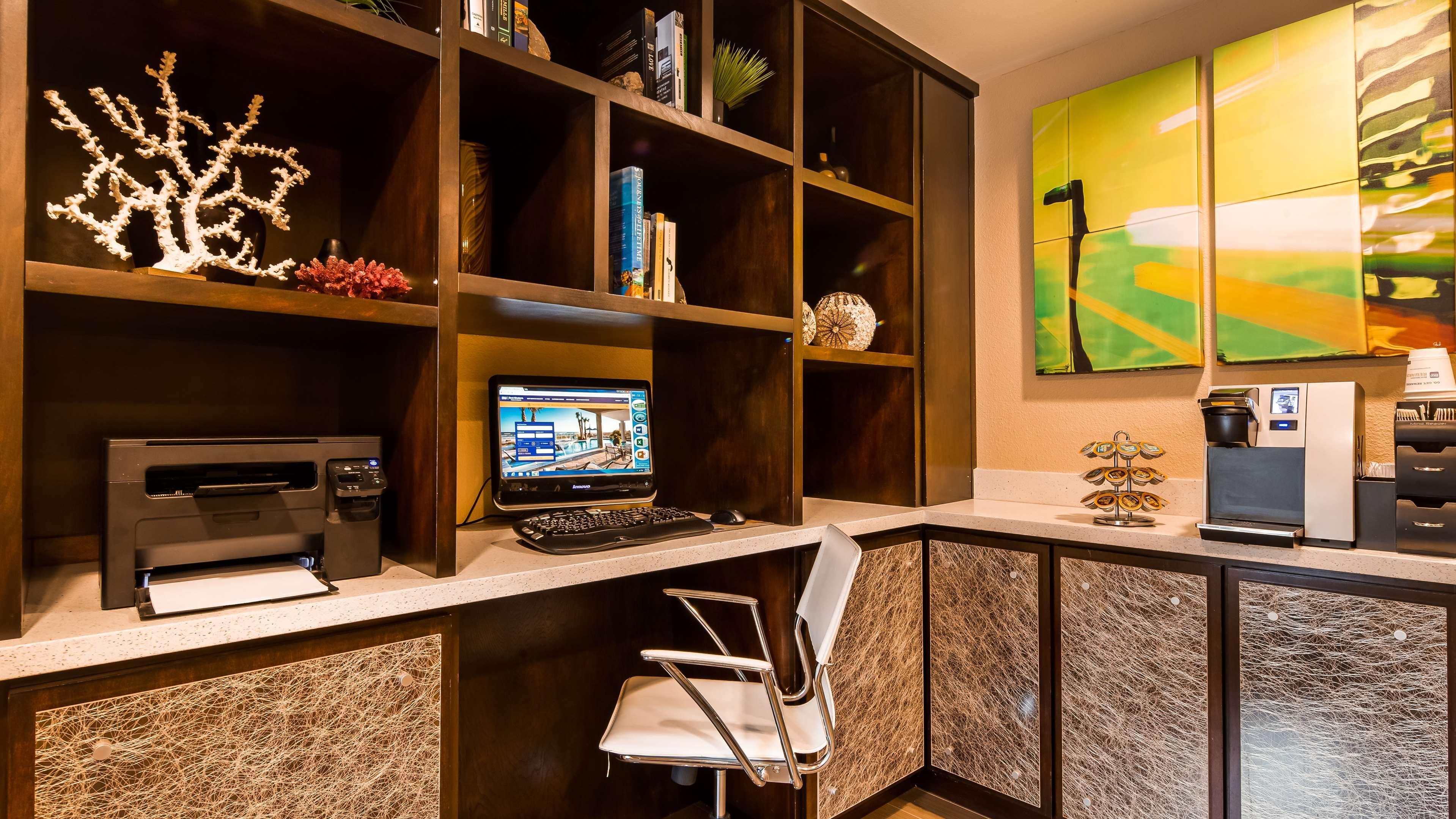 Best Western Carmel'S Town House Lodge Экстерьер фото