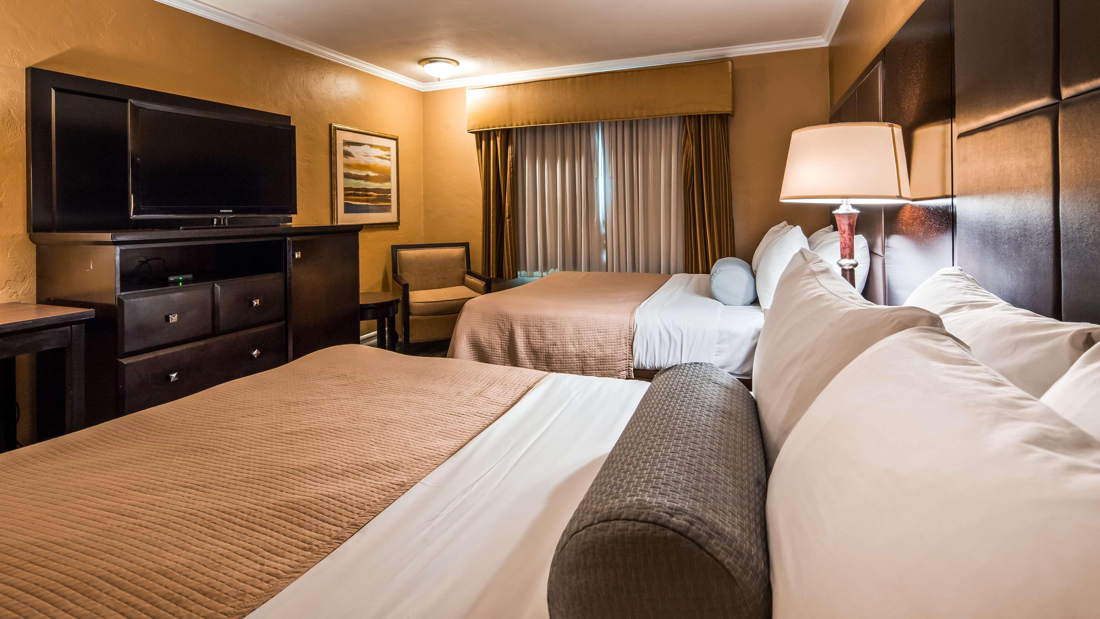 Best Western Carmel'S Town House Lodge Экстерьер фото