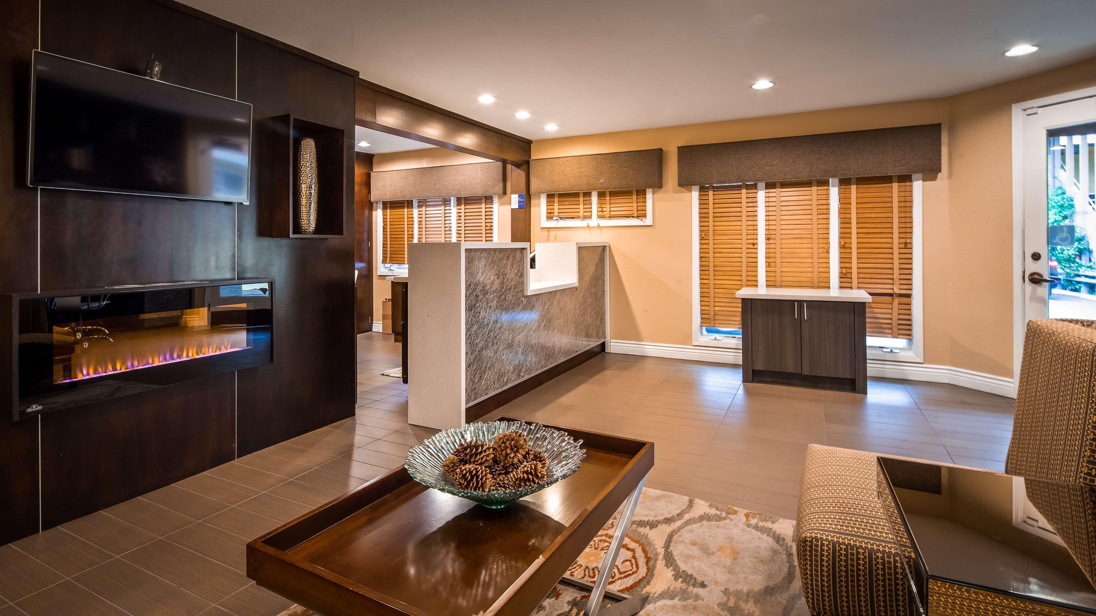 Best Western Carmel'S Town House Lodge Экстерьер фото