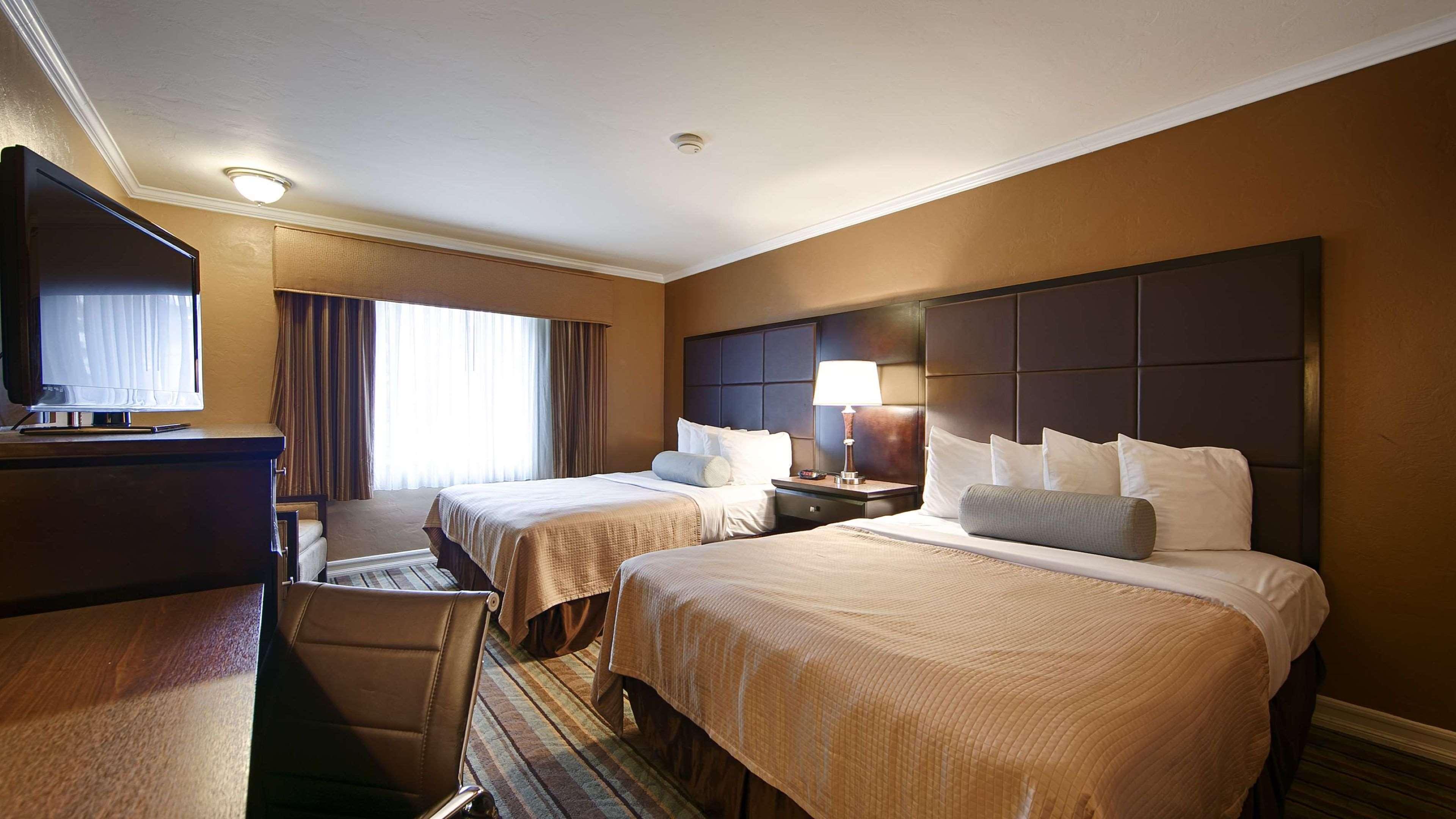 Best Western Carmel'S Town House Lodge Экстерьер фото