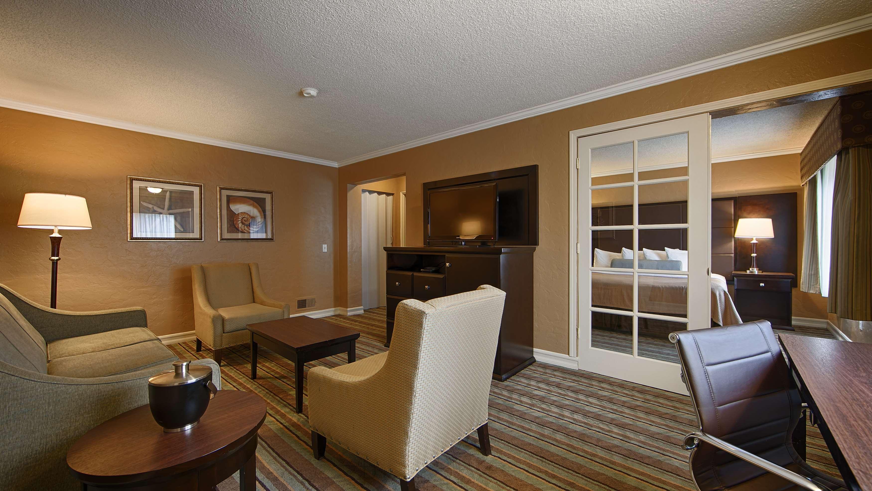 Best Western Carmel'S Town House Lodge Экстерьер фото