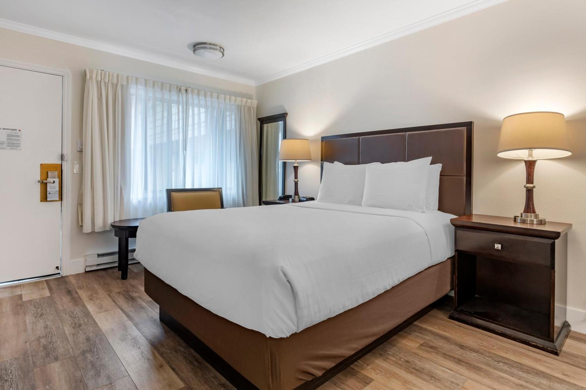 Best Western Carmel'S Town House Lodge Экстерьер фото