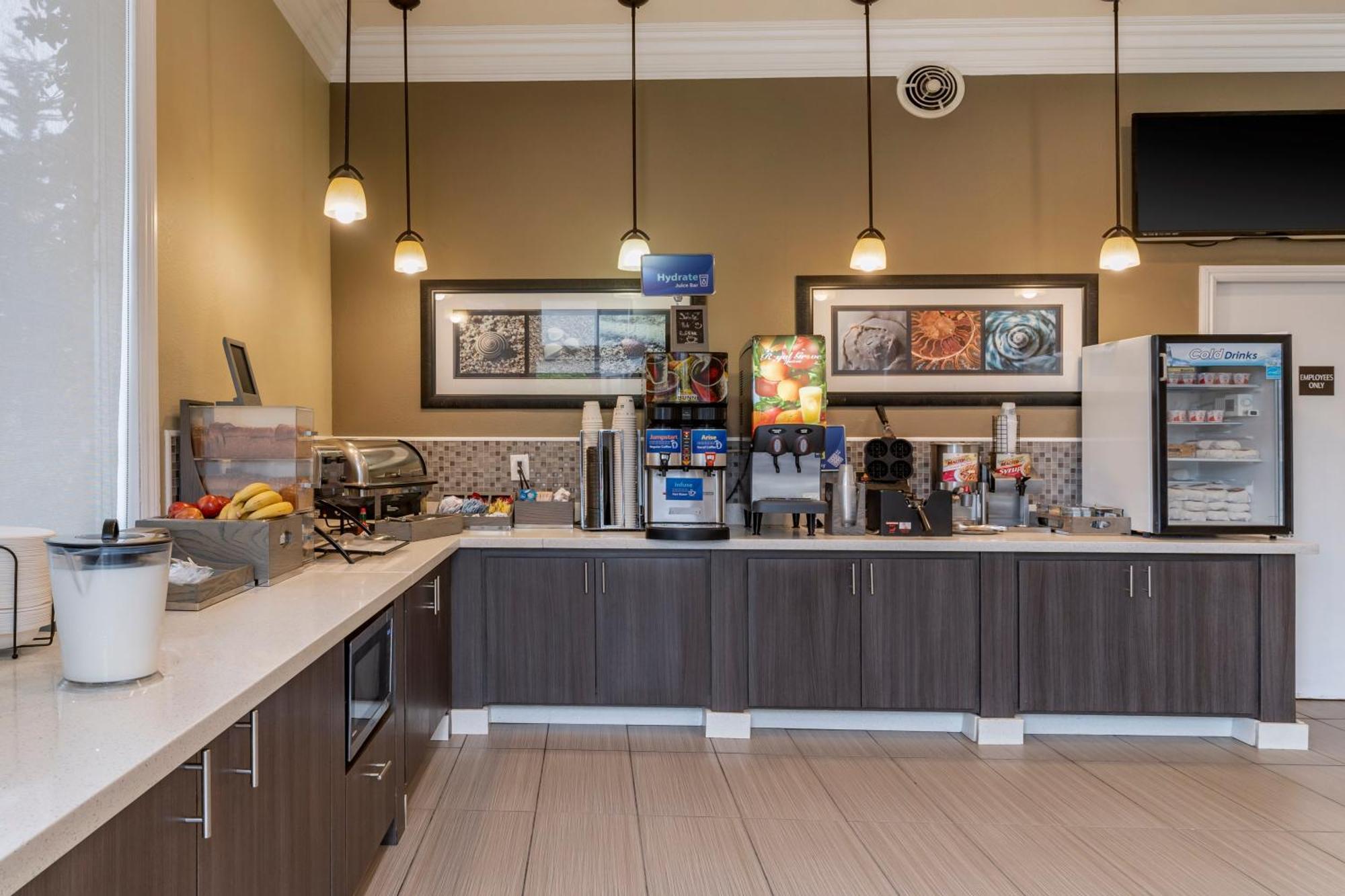 Best Western Carmel'S Town House Lodge Экстерьер фото
