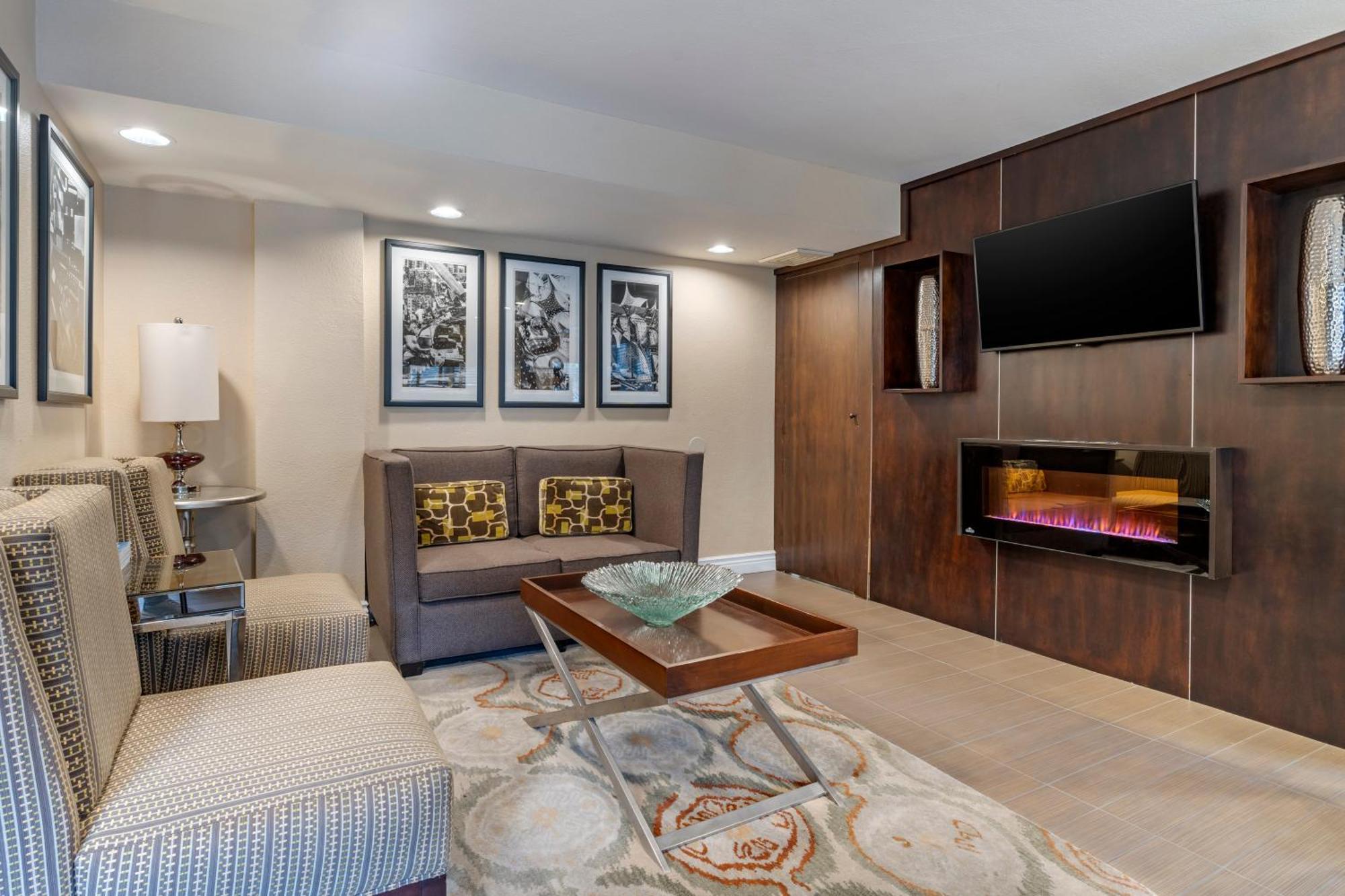 Best Western Carmel'S Town House Lodge Экстерьер фото