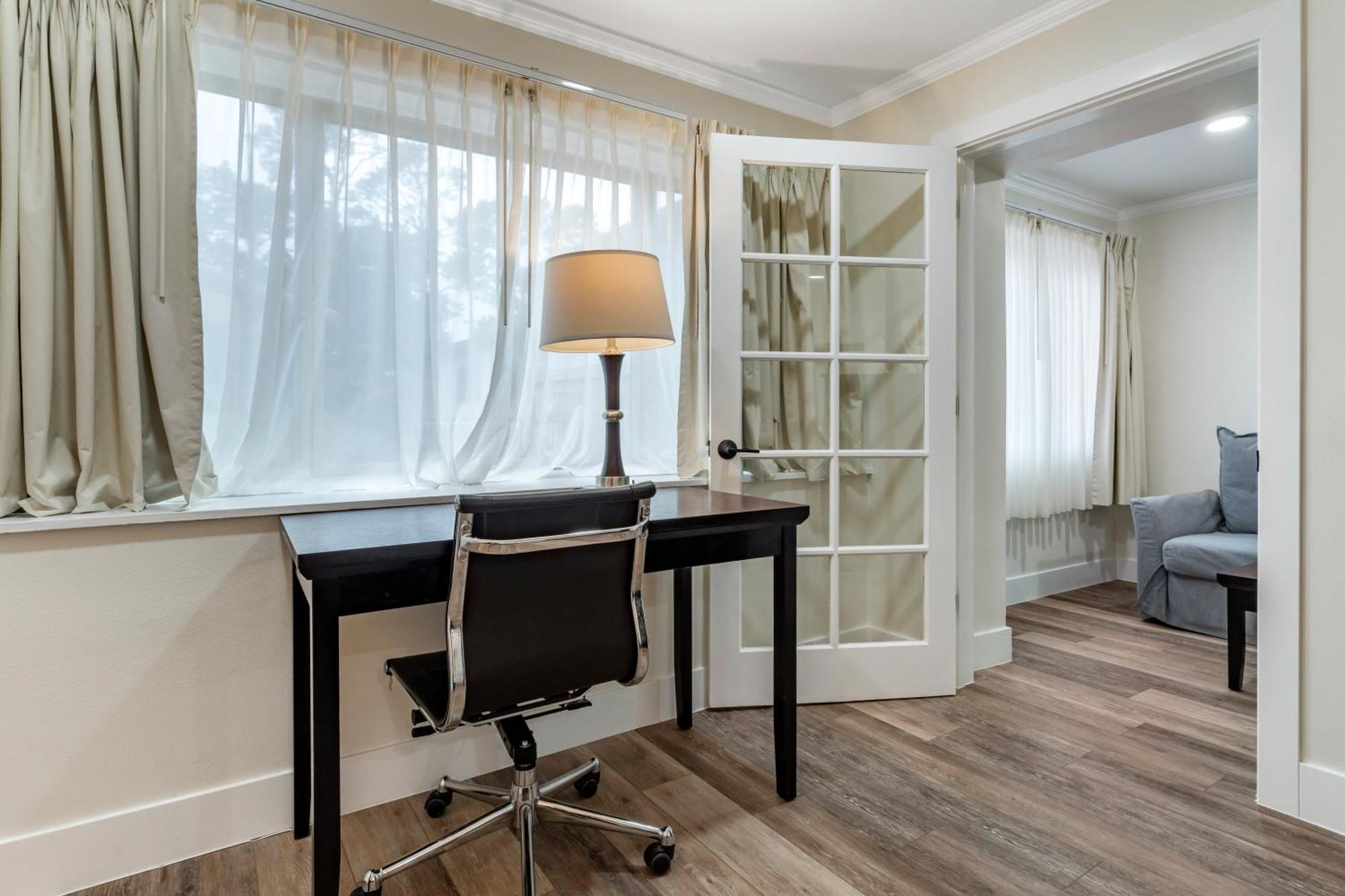 Best Western Carmel'S Town House Lodge Экстерьер фото
