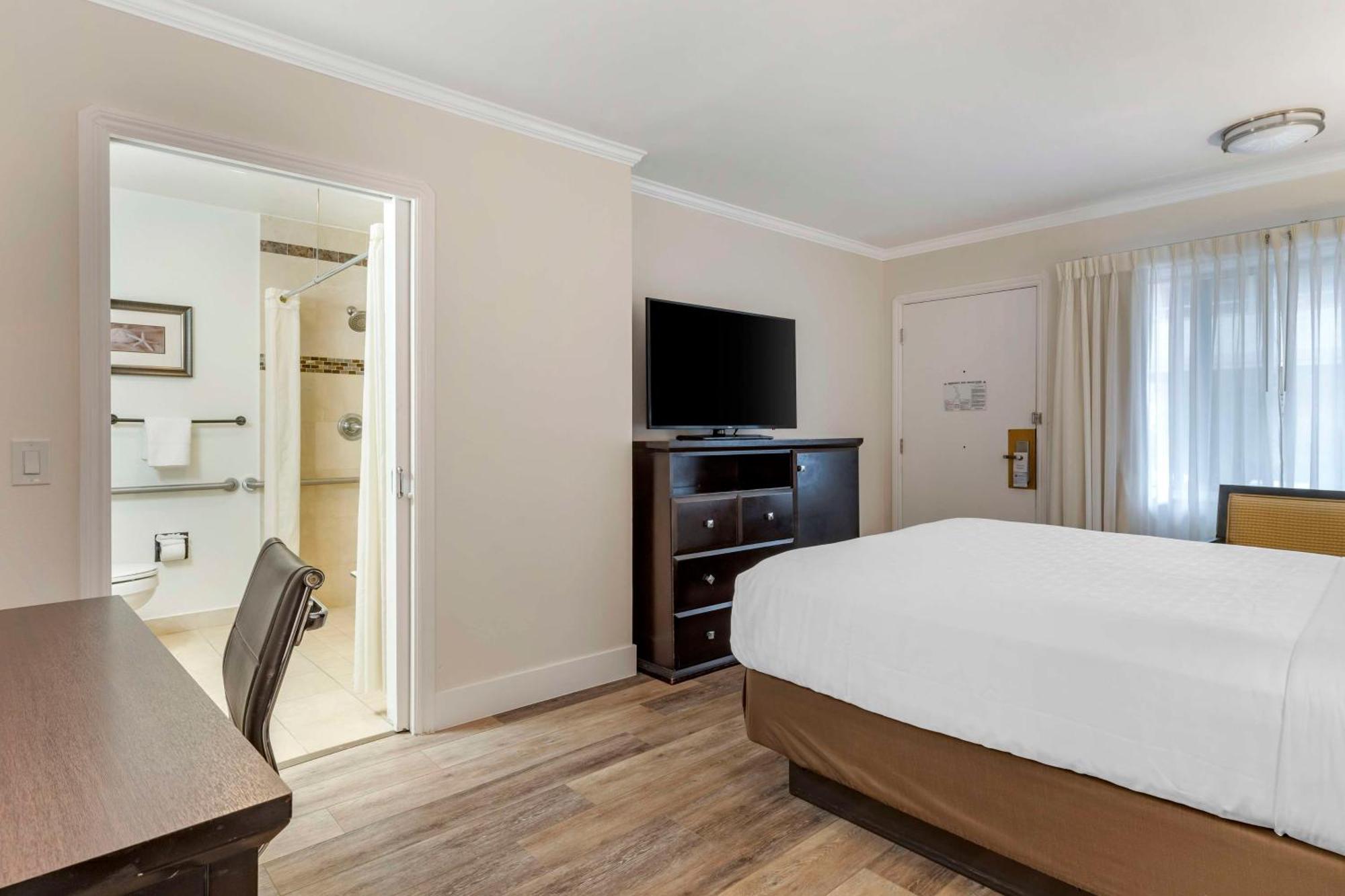 Best Western Carmel'S Town House Lodge Экстерьер фото