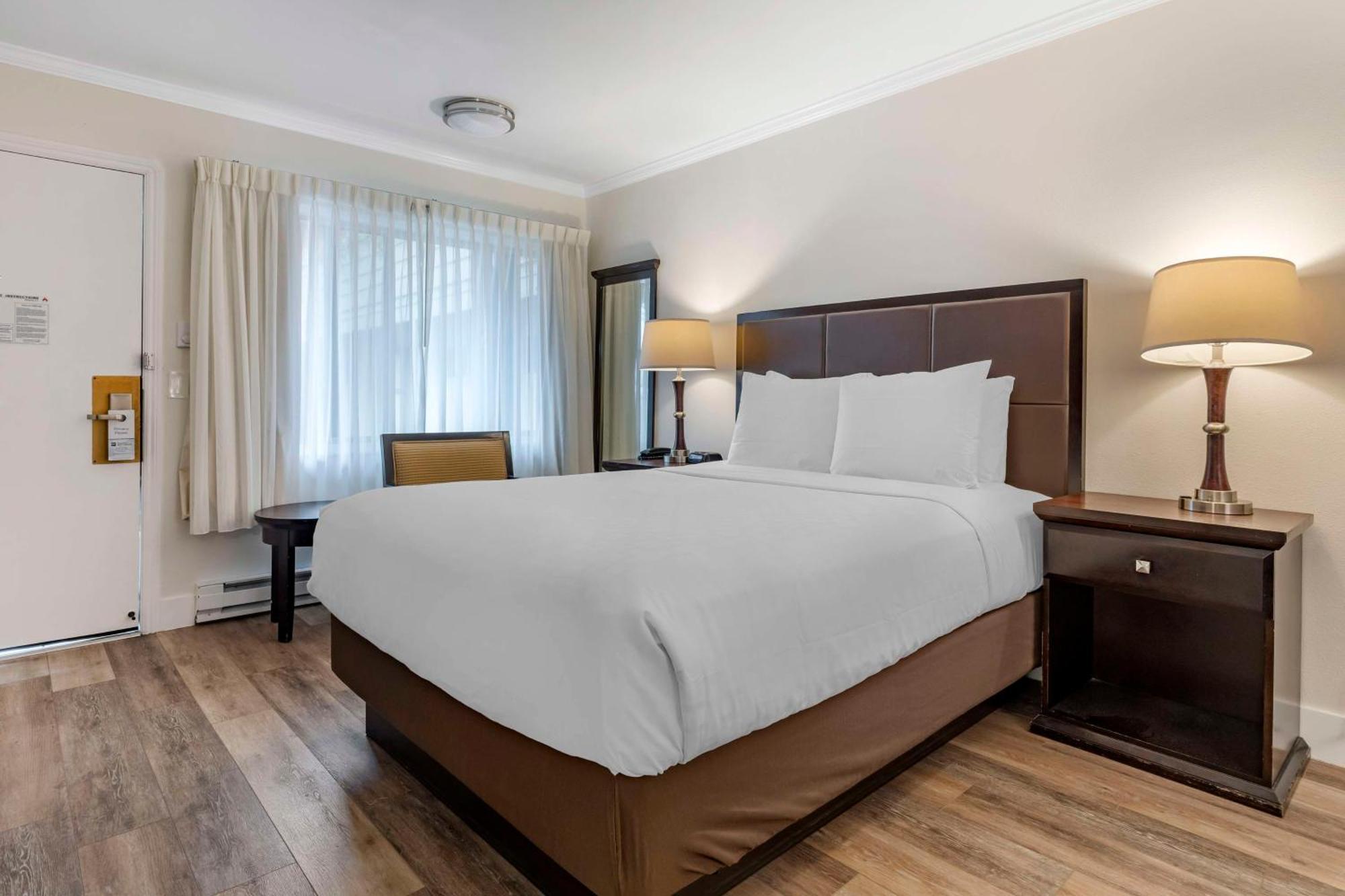 Best Western Carmel'S Town House Lodge Экстерьер фото