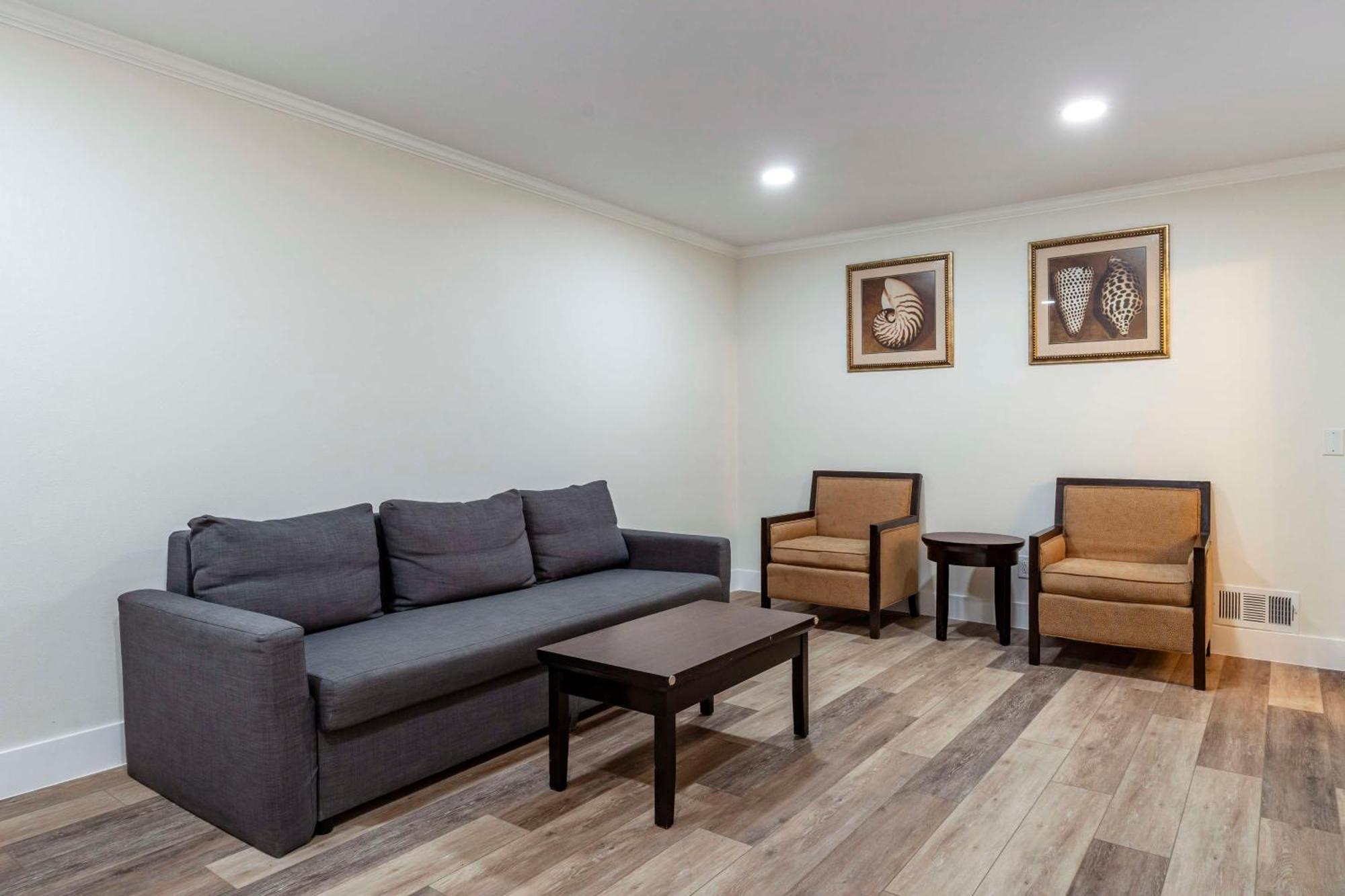Best Western Carmel'S Town House Lodge Экстерьер фото