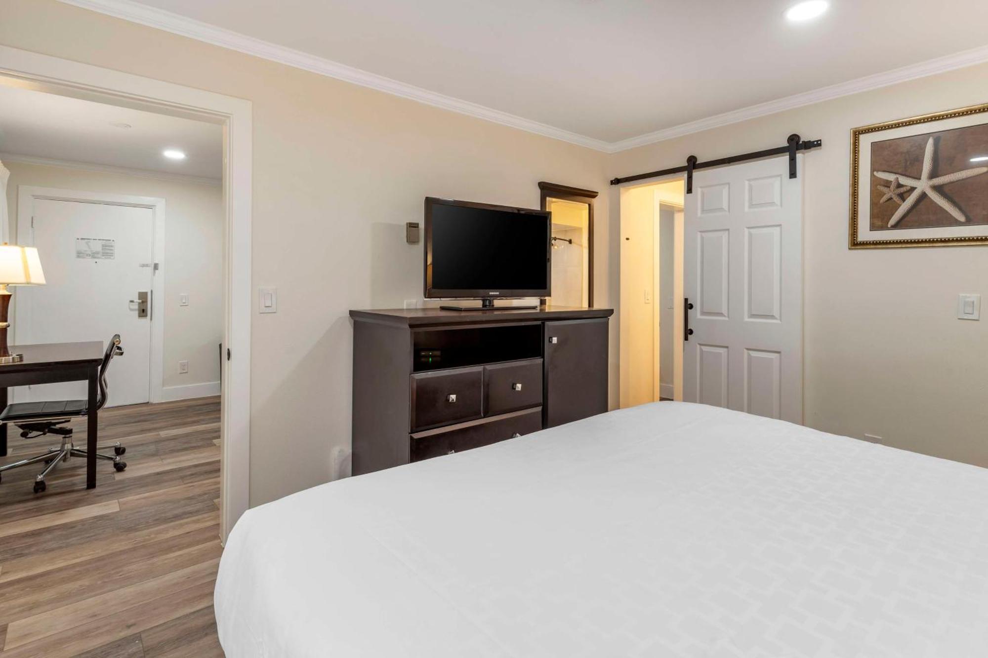 Best Western Carmel'S Town House Lodge Экстерьер фото