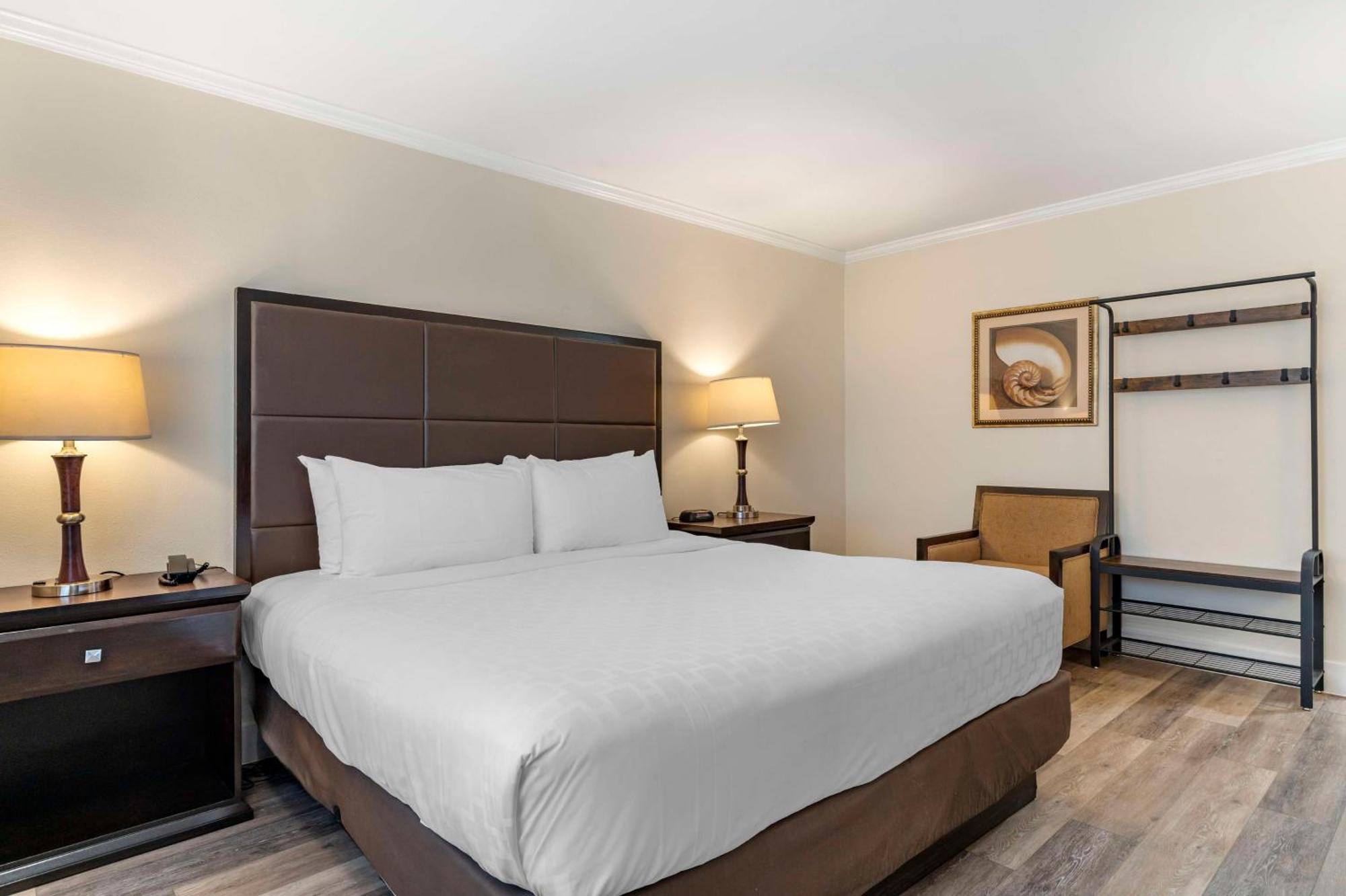 Best Western Carmel'S Town House Lodge Экстерьер фото